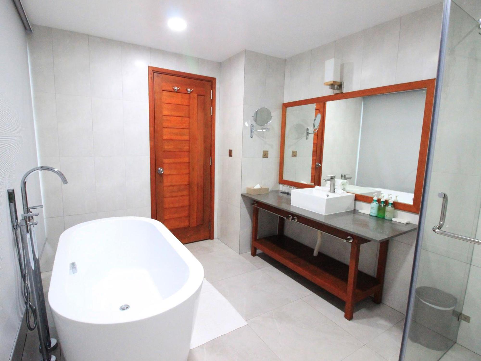 Suite Familiare Vista Mare Parziale - Balcone
